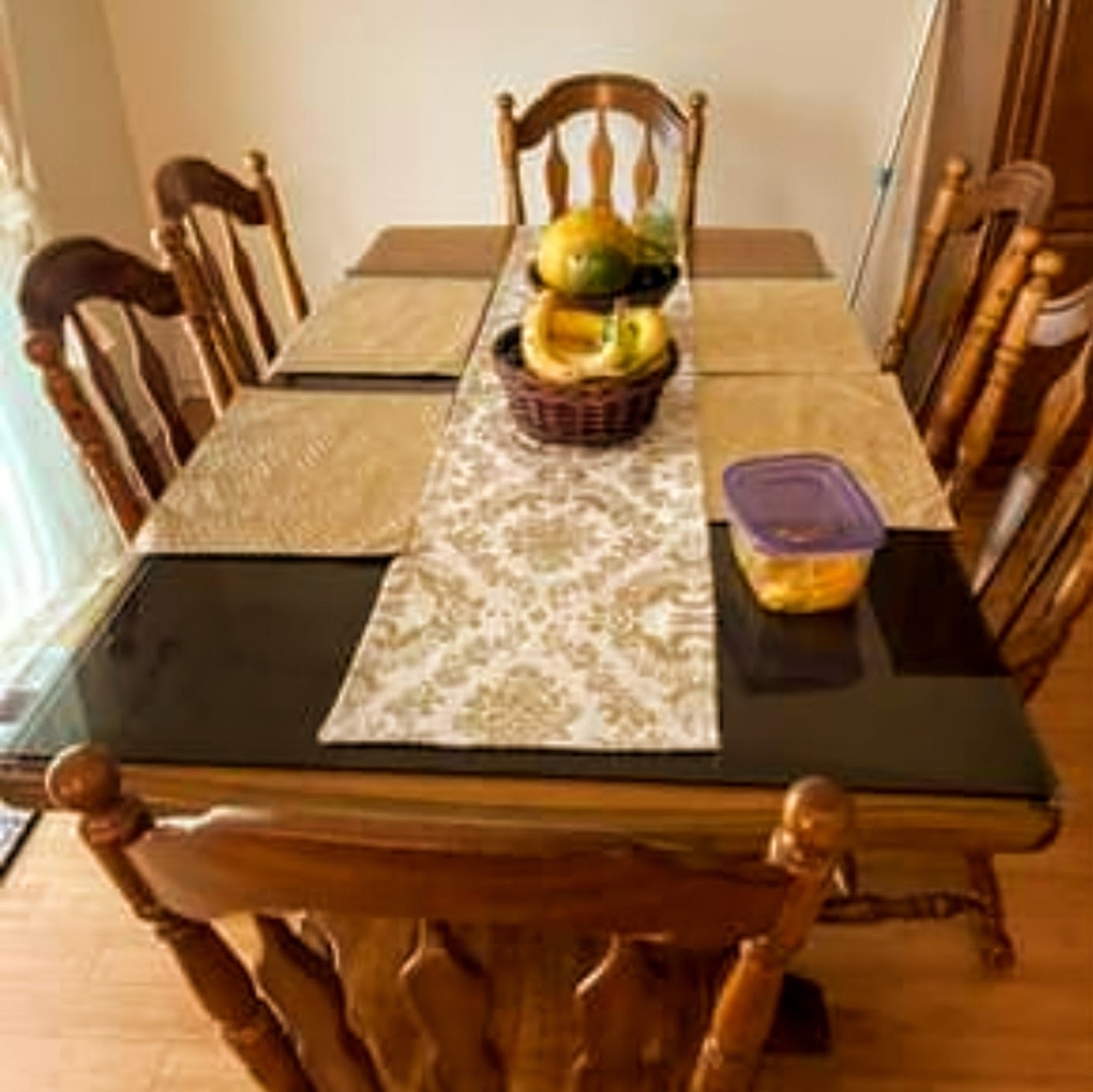 Customized Oak Wood Adjustable Dining Table Set.